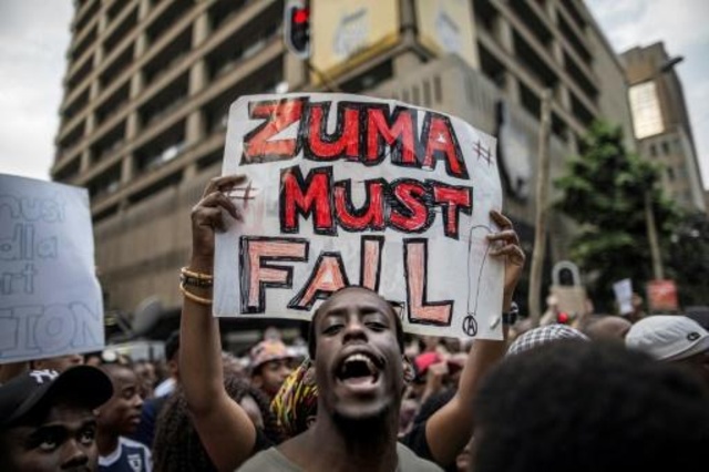 Jacob Zumaren aurkako protestak Hegoafrikan (Arg: swissinfo.ch)