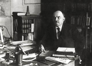 Lenin lanean