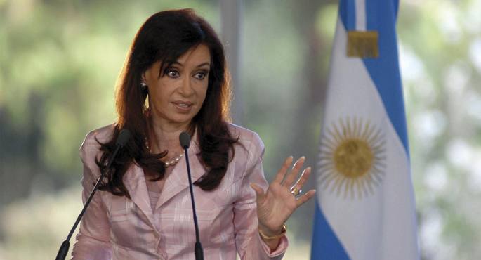 Cristina FernÃ¡ndez Argentinako presidente berriz izateko faborito nagusia da.