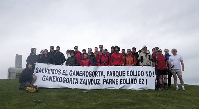 EAEko mendi federazioek gidatuta eta ekologistek lagunduta, Ganekogorta Aurrera taldea sortu dute, bertan eraiki nahi den zentral eolikoaren kontra. Ganekogortako ekosistema kaltetuko litzatekeela salatu du mugimenduak.