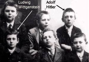 Realschuleko ikasle talde baten argazkia 1901ean. Bertan, eskolako ikasle ezagunenak: Ludwig Wittgenstein (1889-1951) eta Adolf Hitler (1889-1945).