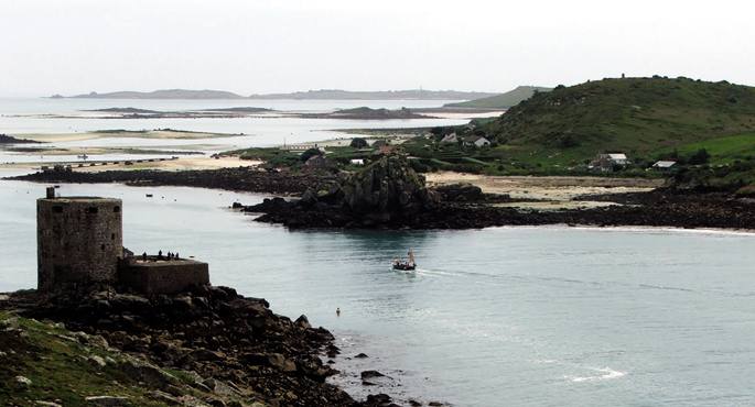 Oliver Cromwellek 1651. urtean eraikiarazi zuen gaztelu eta armategia, Tresco uhartean (Scilly Uharteak). Orduantxe amaitu zen Ingalaterrako bigarren gerra zibila, baina, historiako gerrarik luzeena, 335 urteko gerra, hasi berria zela.