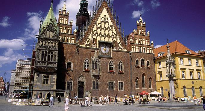 Wroclaweko Rynek edo Merkatu plaza, Udaletxea ikusten dela.