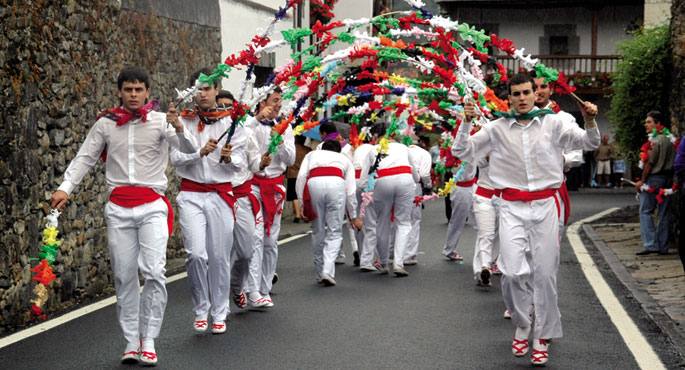 Lanestosako Danza de Varas delakoa. 