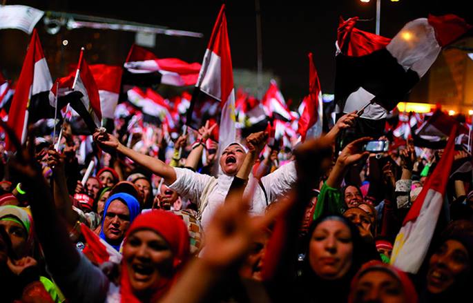 Tahir plazako manifestariak, Morsi Gobernutik bota zutela jakin osteko ospakizunetan.