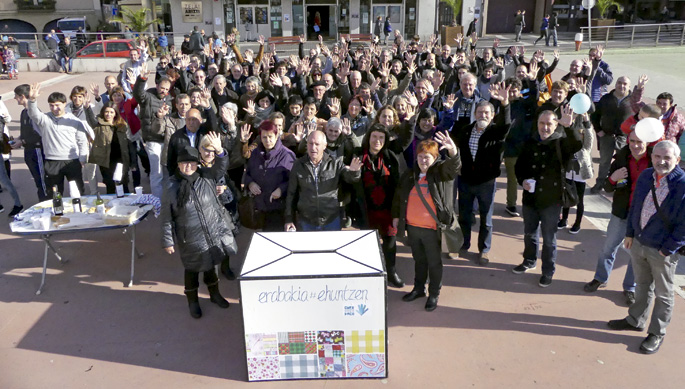 Zumarraga eta Urretxuko herritar talde batek ekainaren 5eko galdeketan parte hartzera deitu zuen unea.