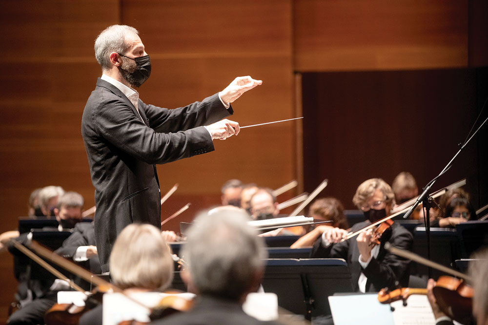 Musika Hamabostaldian Galiziako Orkestra Sinfonikoa. Zuzendaria: Dima Slobodeniuk. Bakarlaria: Elisabeth Leonskaja (pianoa). Easo Ahots Mistoen Abesbatza. Zuzendaria: Gorka Miranda. Egitarauak: Brahms, Rachmaninov eta Txaikovsky-ren lanak.  Kursaal Audito