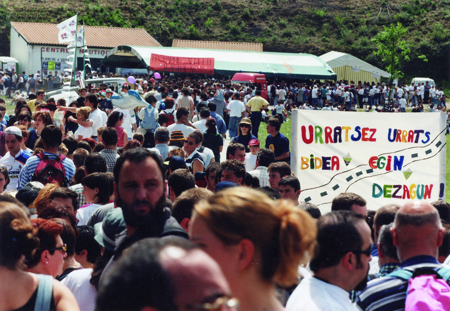 Senperera itzuliko da Ipar Euskal Herriko ikastolen festa. Argazkian, 1999ko Herri Urrats. (Argazkilaria: Pablo S Quiza)