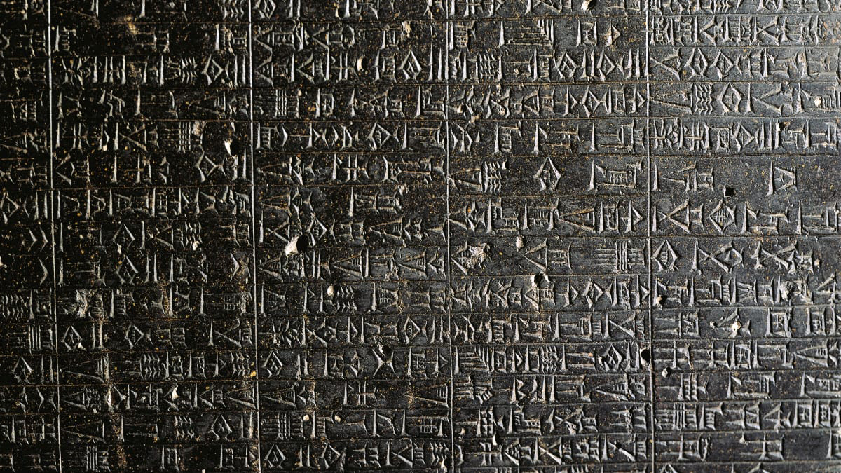 Hammurabiren kodeak esklabotza boluntarioa gehienez hiru urtera mugatzen zuen legea jaso zuen, zorren burbuila kontrolatzeko helburuarekin. (argazkia: Louvre)