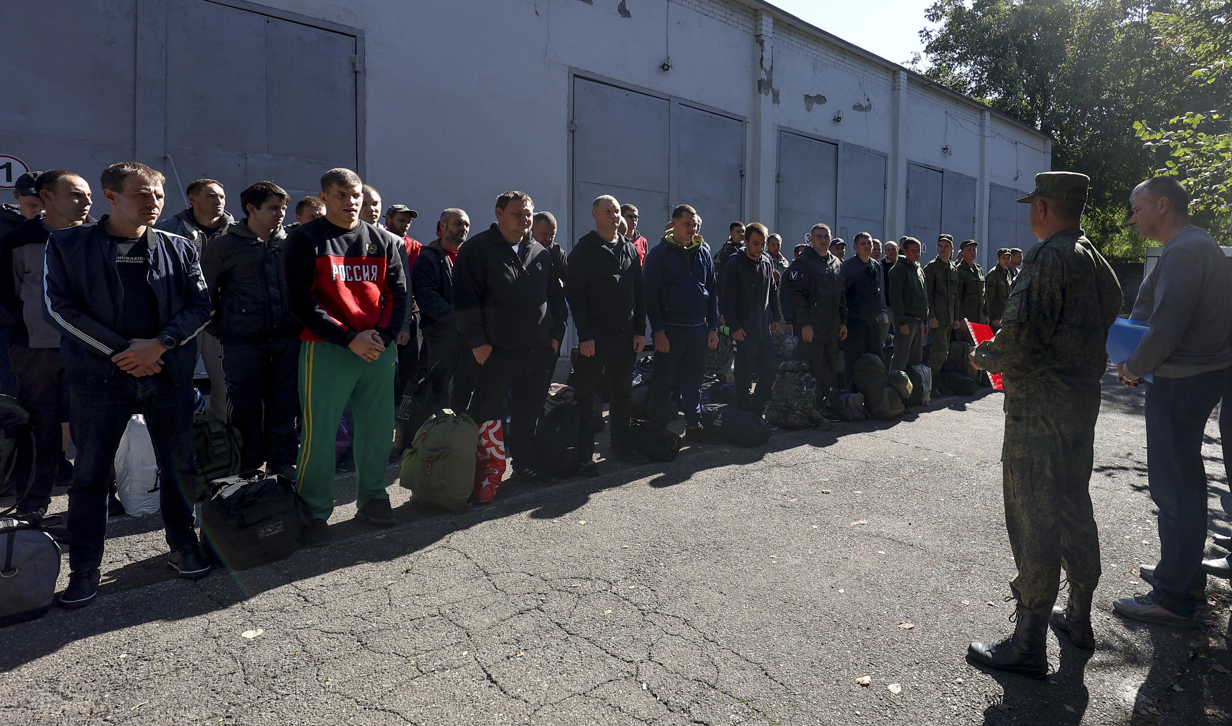 Iraileko deialdian gudara mobilizatutako hainbat herritar.