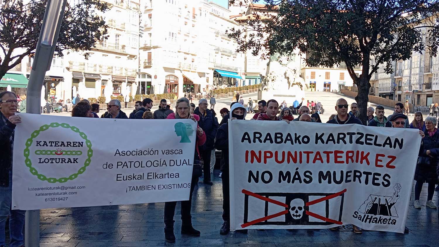  Un momento de la concentración en Vitoria. Foto: Argia.