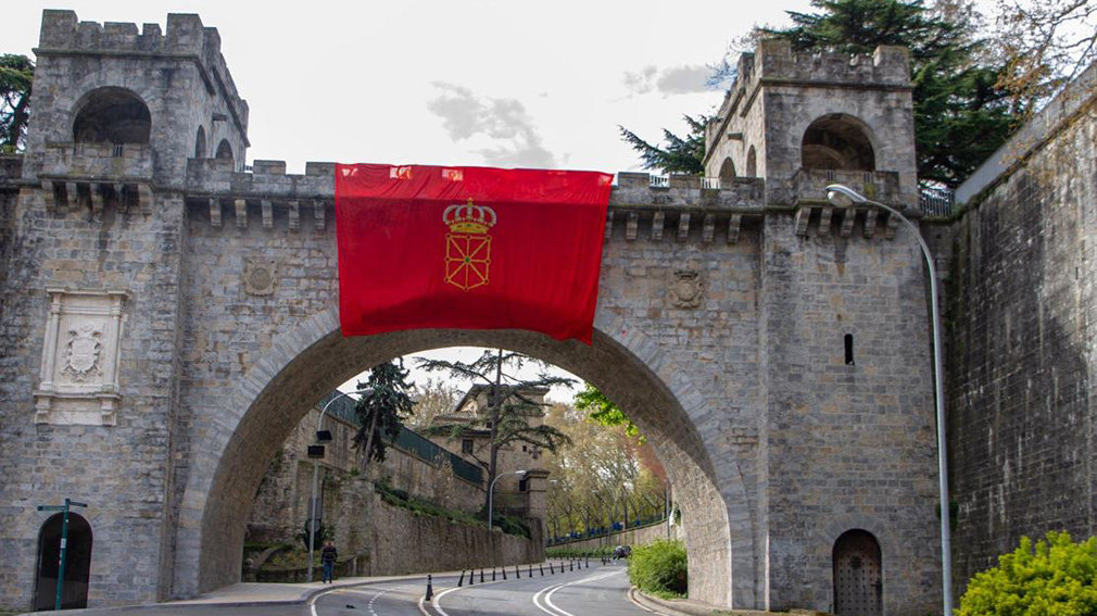 Gipuzkoako Etorbidean Banderazok jarritako bandera.