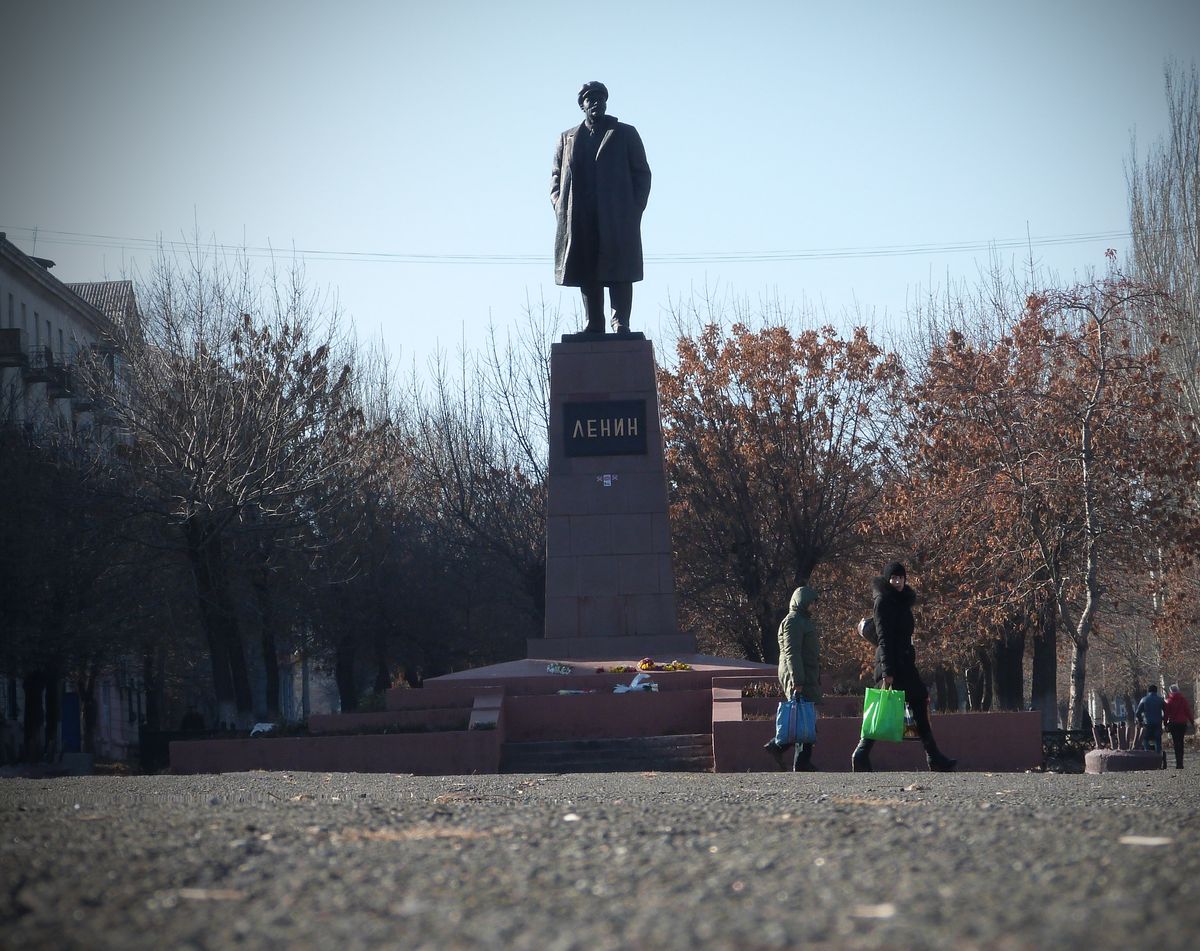 Leninen omenezko monumentoa Altxevsken